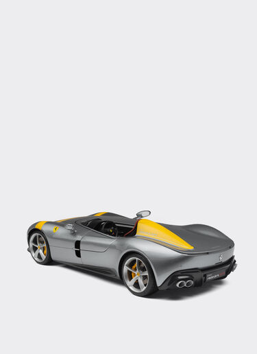 Ferrari Monza SP1 model in 1:8 scale Ferrari Ferrari Monza SP1 model in 1:8 scale 多色 L7977f
