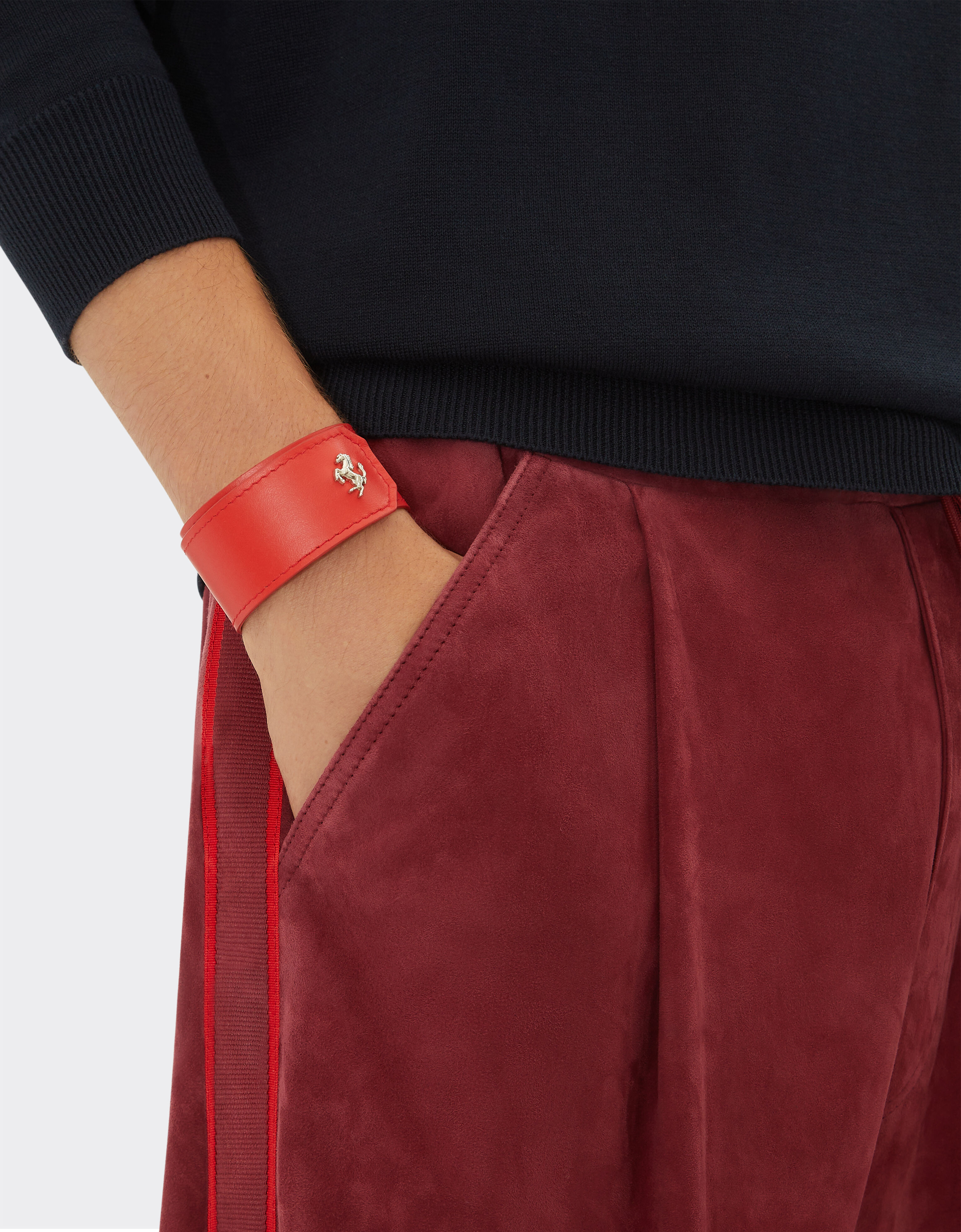 Ferrari 光面皮革缠绕式手环 Rosso Dino 红色 20599f