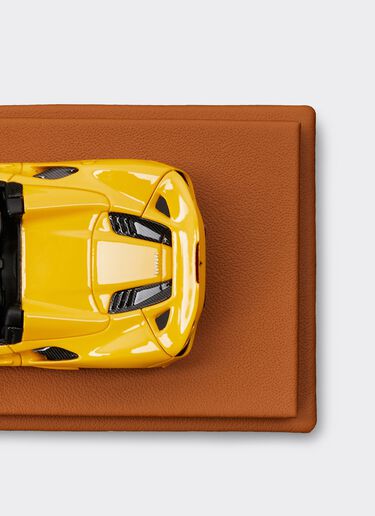 Ferrari F8 Spider 1:43 scale model 黄色 47299f