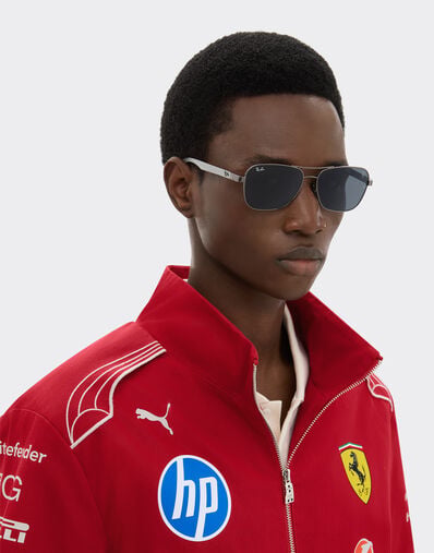 Ferrari 雷朋与法拉利车队合作款 RB8336M 深灰色镜片枪灰色金属与浅色碳纤维太阳镜 Ingrid LA02Cf
