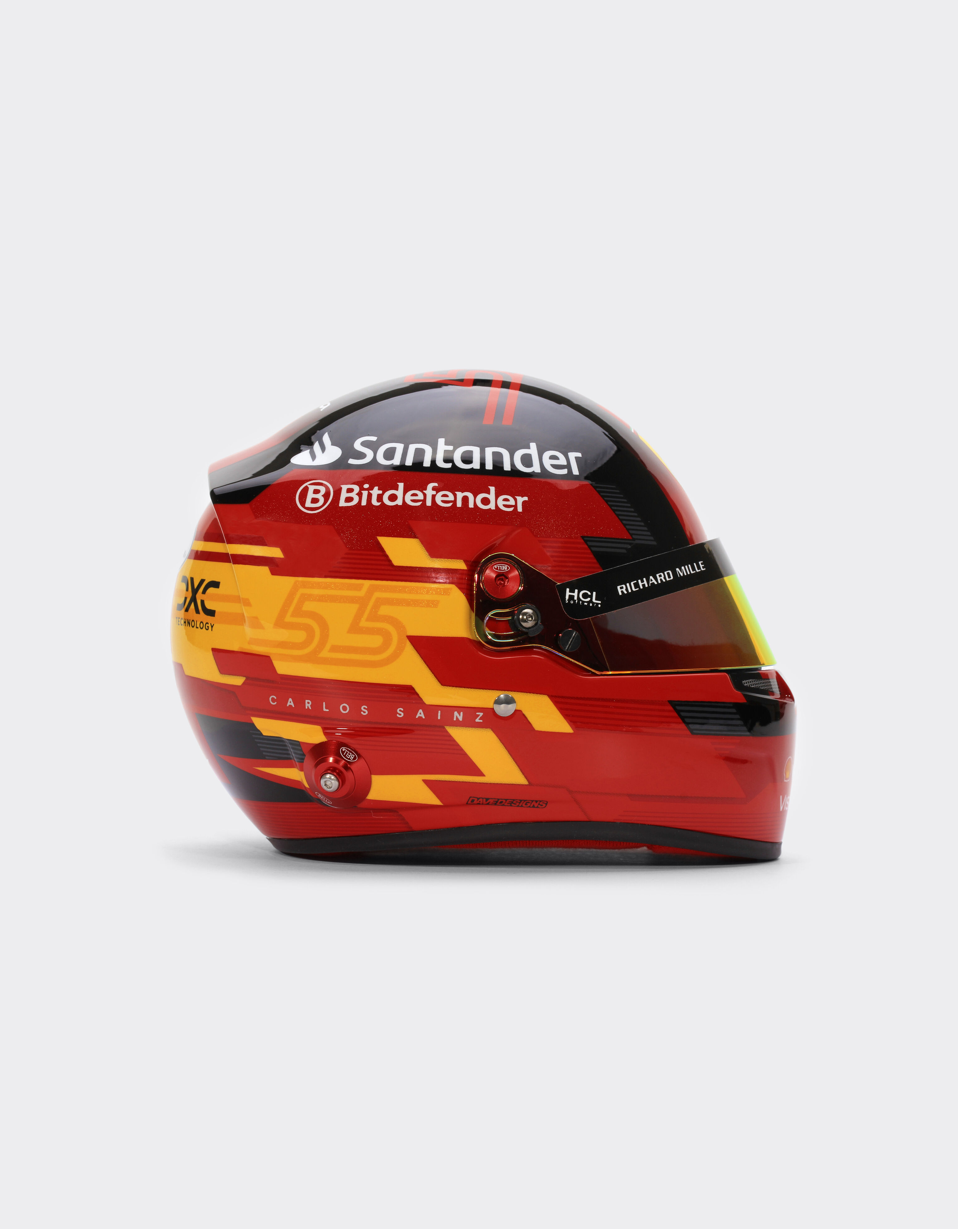 Ferrari 2024 Carlos Sainz mini helmet in 1:2 scale 红色 F1345f