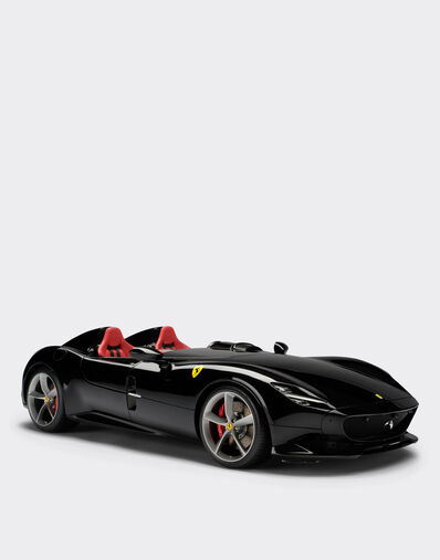 Ferrari Ferrari Monza SP2 model in 1:8 scale 黄色 47294f