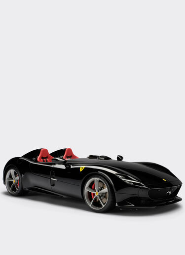 Ferrari Monza SP2 model in 1:8 scale Ferrari Ferrari Monza SP2 model in 1:8 scale 多色 L7978f