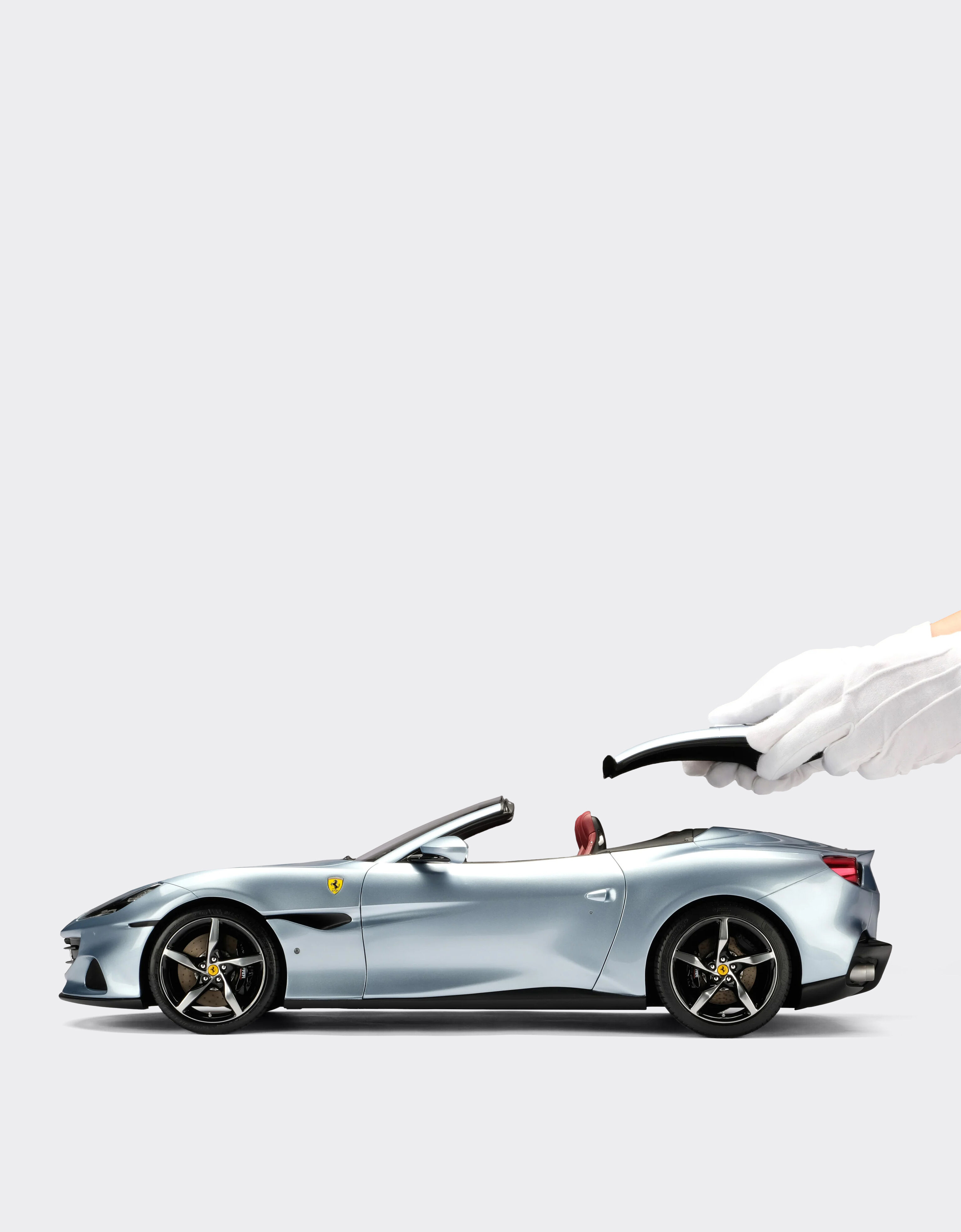 Ferrari 1:8 法拉利 Portofino M 模型车 苏格兰蓝色 F0575f