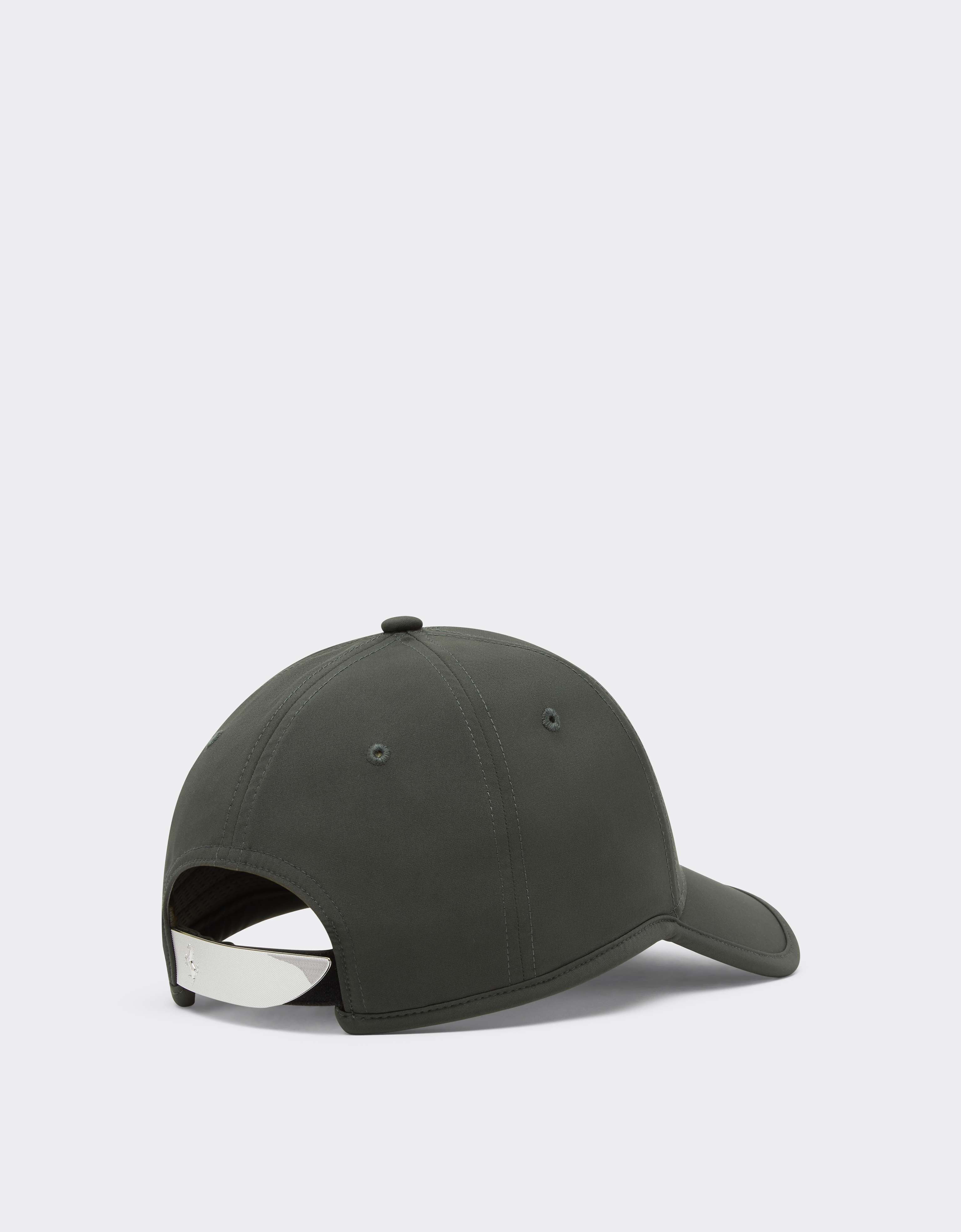 Baseballkappe mit springendem Pferd aus Metall Ferrari Baseballkappe mit springendem Pferd aus Metall Grigio Titano CANCP0006WPL0003f