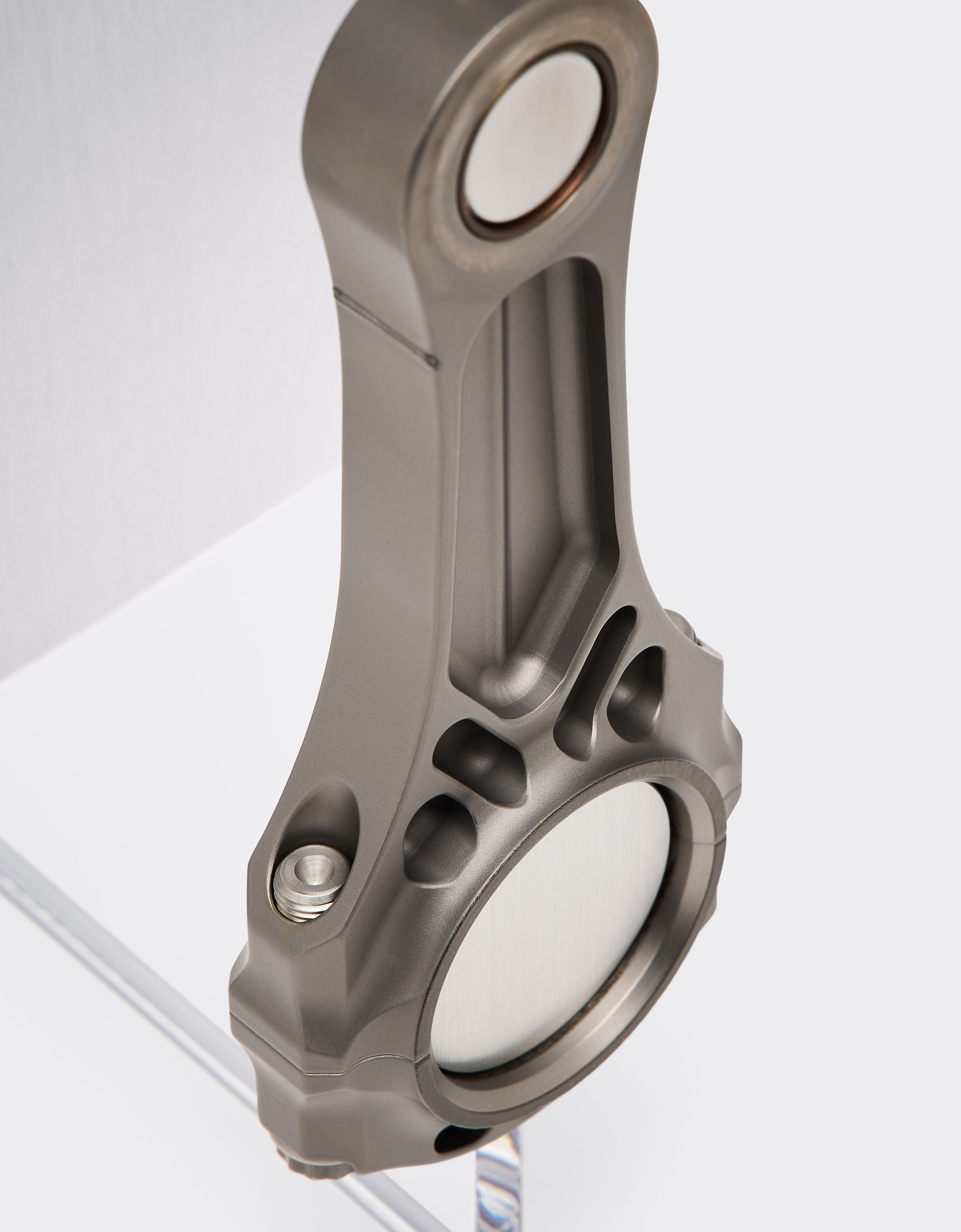 Ferrari Original F1 connecting rod from 2002, World Champion Silver 51402f