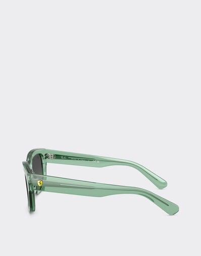 Ferrari Ray-Ban for Scuderia Ferrari RB2228M 透明绿色醋酸纤维眼镜，搭配灰色渐变镜片 Verde Albero LA0JIf