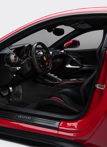 法拉利 812 Superfast 1:8 比例汽车模型 Ferrari 法拉利 812 Superfast 1:8 比例汽车模型 多色 L7600f