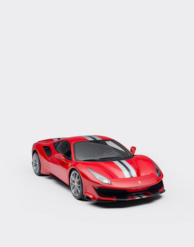 Ferrari Ferrari 488 Pista model in 1:8 scale 黄色 47294f