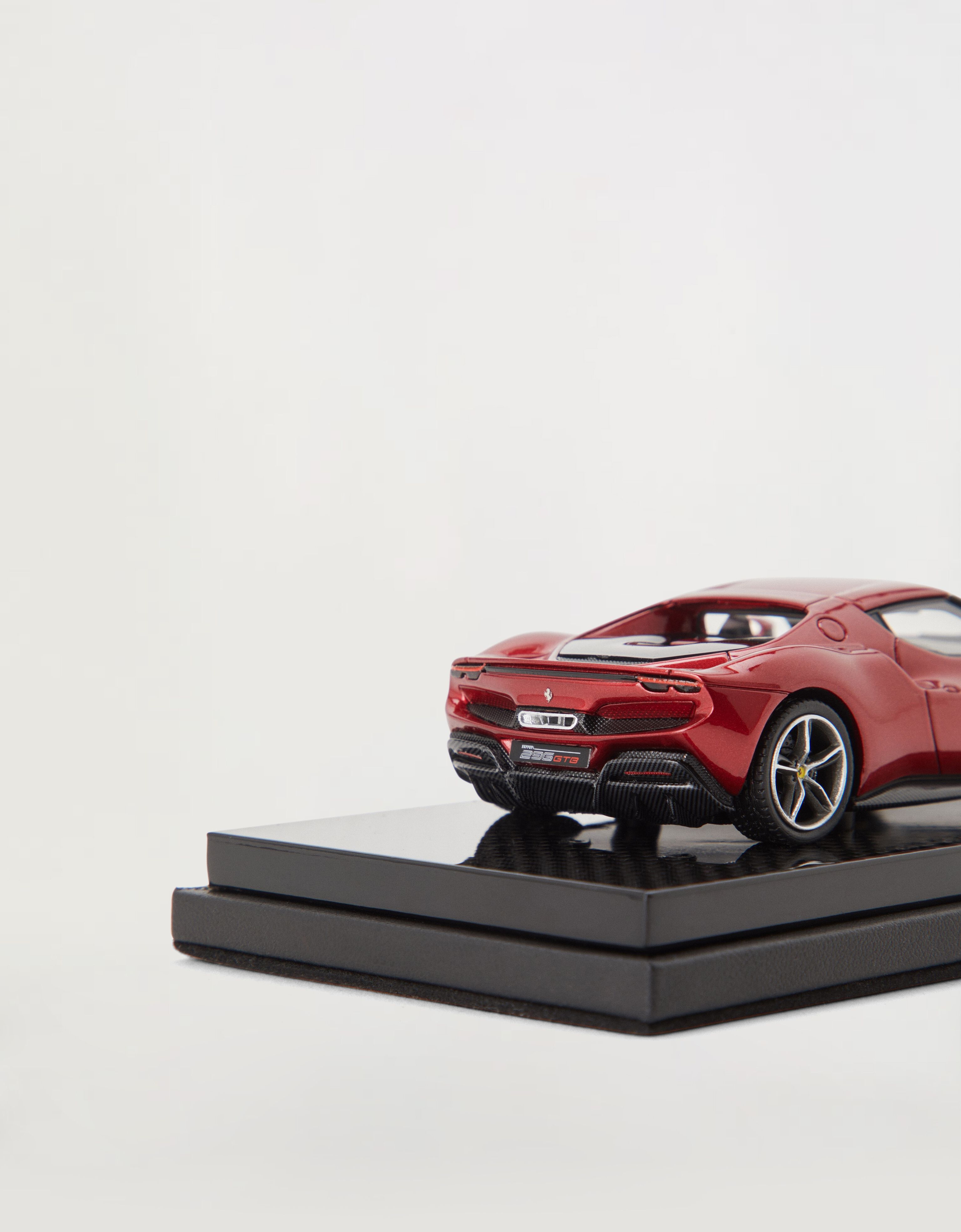 Ferrari 法拉利 296 GTB 1:43 模型车 图案 47303f