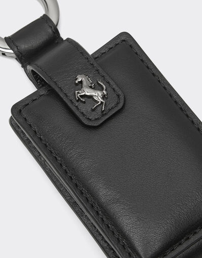 Ferrari Porte-clés en cuir pour amulette. Noir CPNKH0005YL00005f