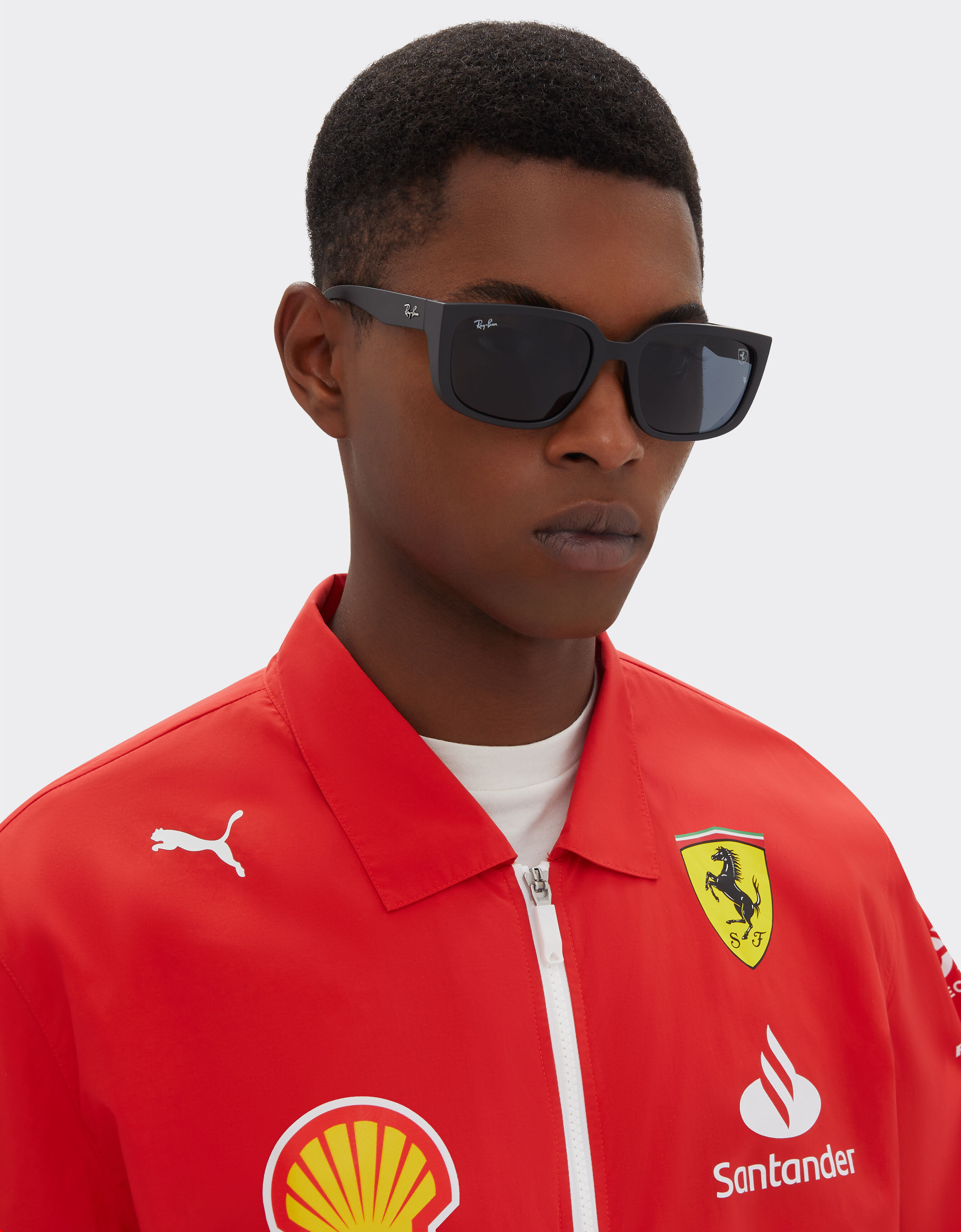 Ferrari 雷朋与法拉利车队合作款 RB4443M 深灰色镜片黑色 PEEK 太阳镜 哑光黑色 F1519f