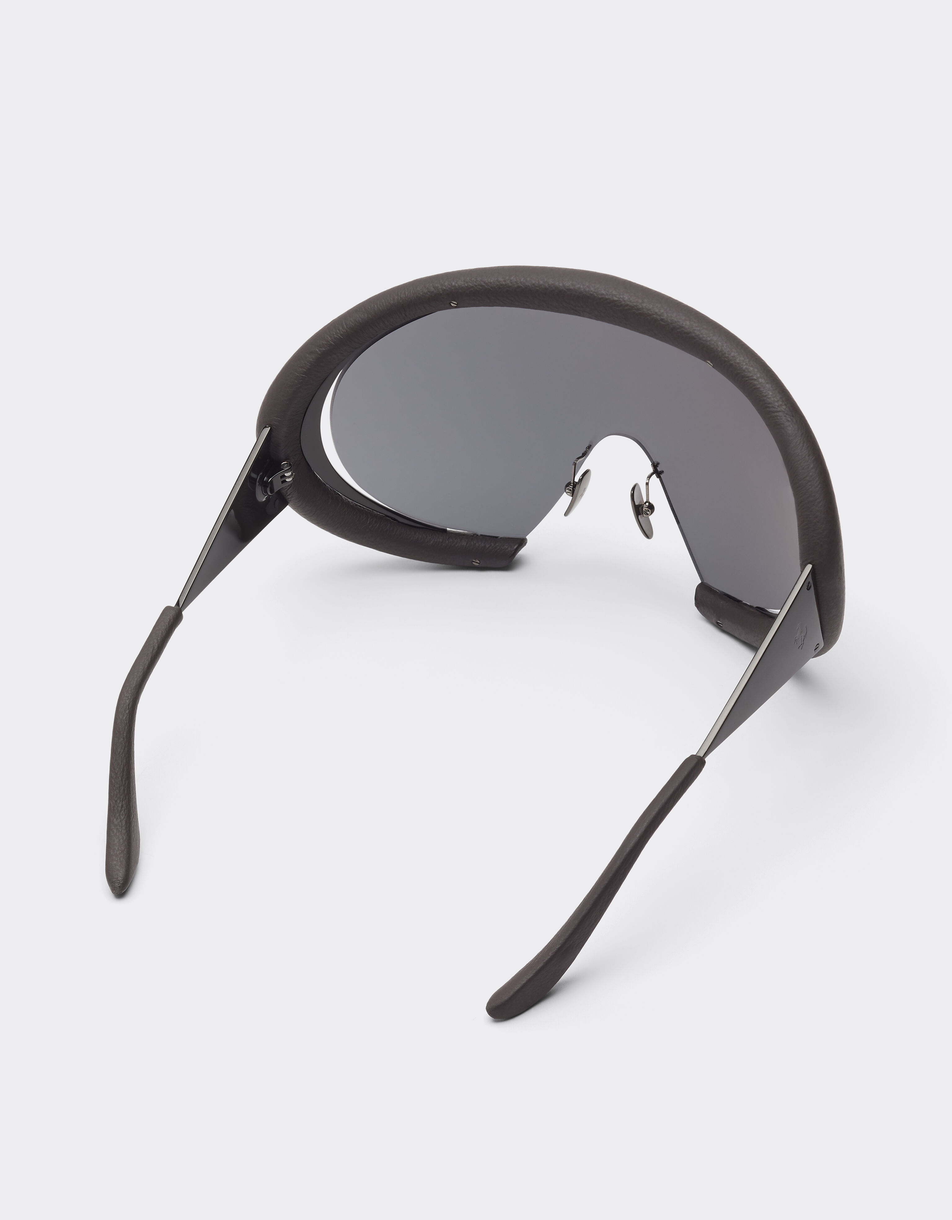 Ferrari Ferrari sunglasses in antique tar-colored brushed metal and dark brown leather with mirrored silvermask Marrone Scuro LA0LMf