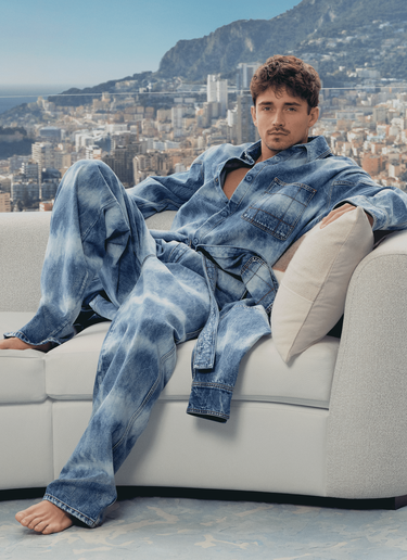 法拉利 x Charles Leclerc 扎染丹宁衬衫 Ferrari 法拉利 x Charles Leclerc 扎染丹宁衬衫 深丹宁色 22263f