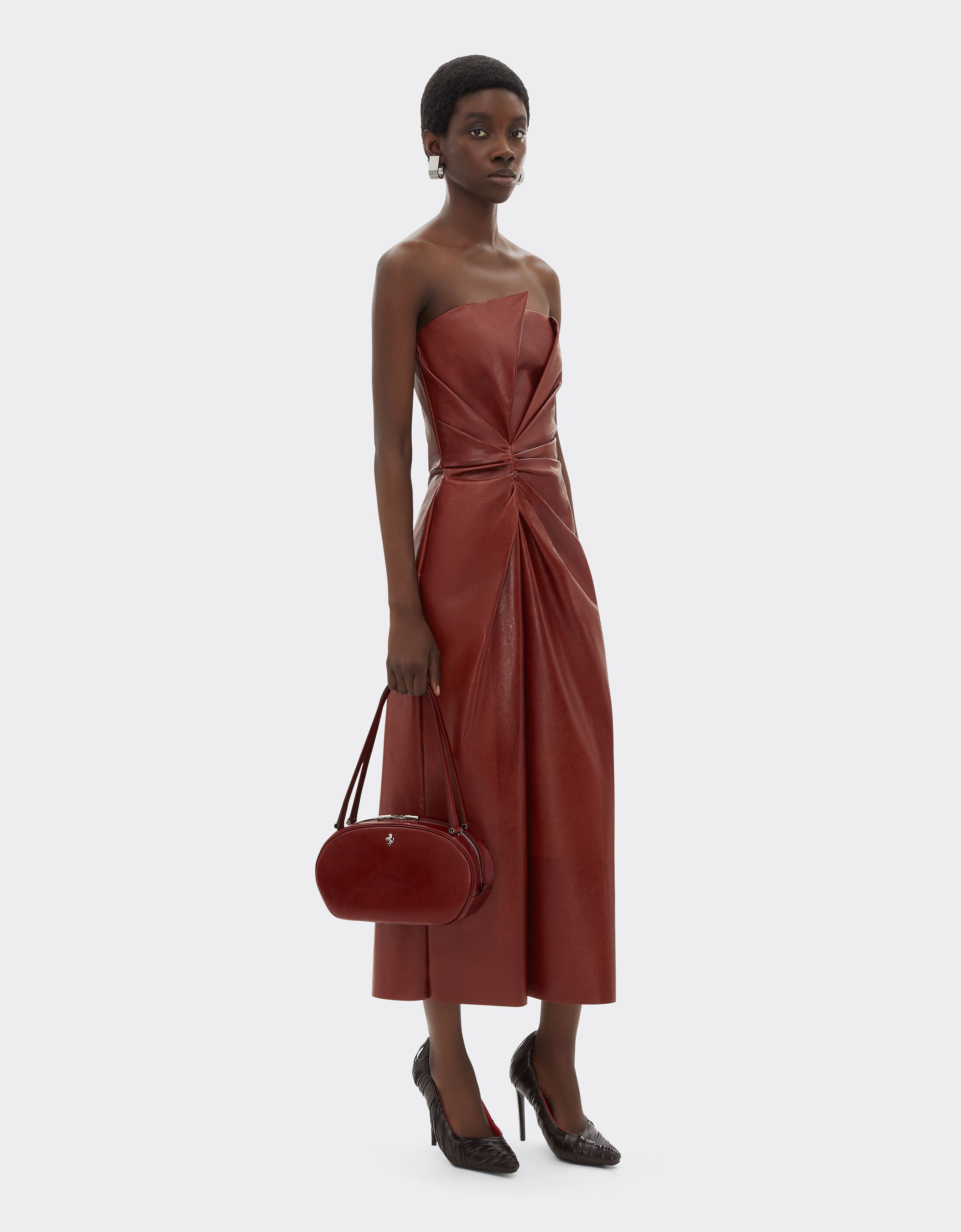 La Ferrari Dino Tote Soft 亮面皮革托特包 Ferrari La Ferrari Dino Tote Soft 亮面皮革托特包 Fired Brick 51325f