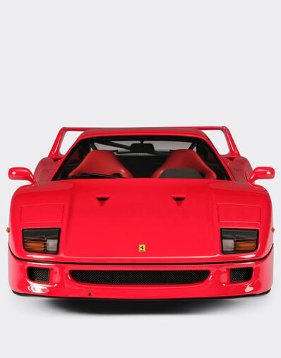 Ferrari 1:18 scale model F40 Red F0112f