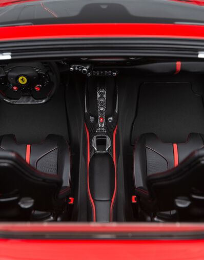 Ferrari 法拉利 812 GTS 1:8 模型车 红色 F0077f