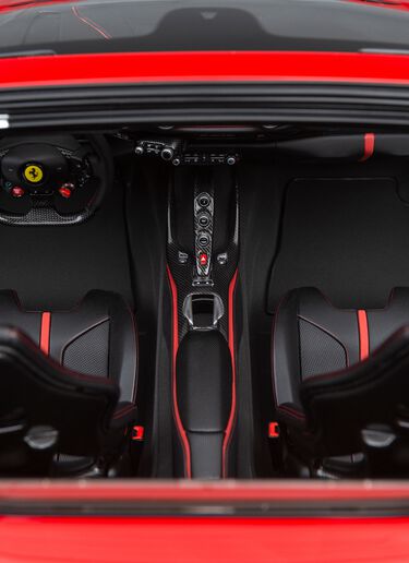 法拉利 812 GTS 1:8 模型车 Ferrari 法拉利 812 GTS 1:8 模型车 红色 F0077f