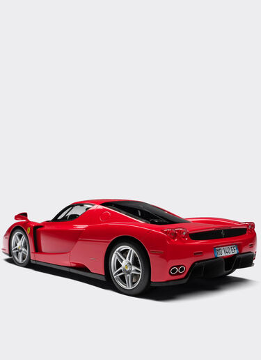 Ferrari Enzo model in 1:18 scale Ferrari Ferrari Enzo model in 1:18 scale 红色 L7814f