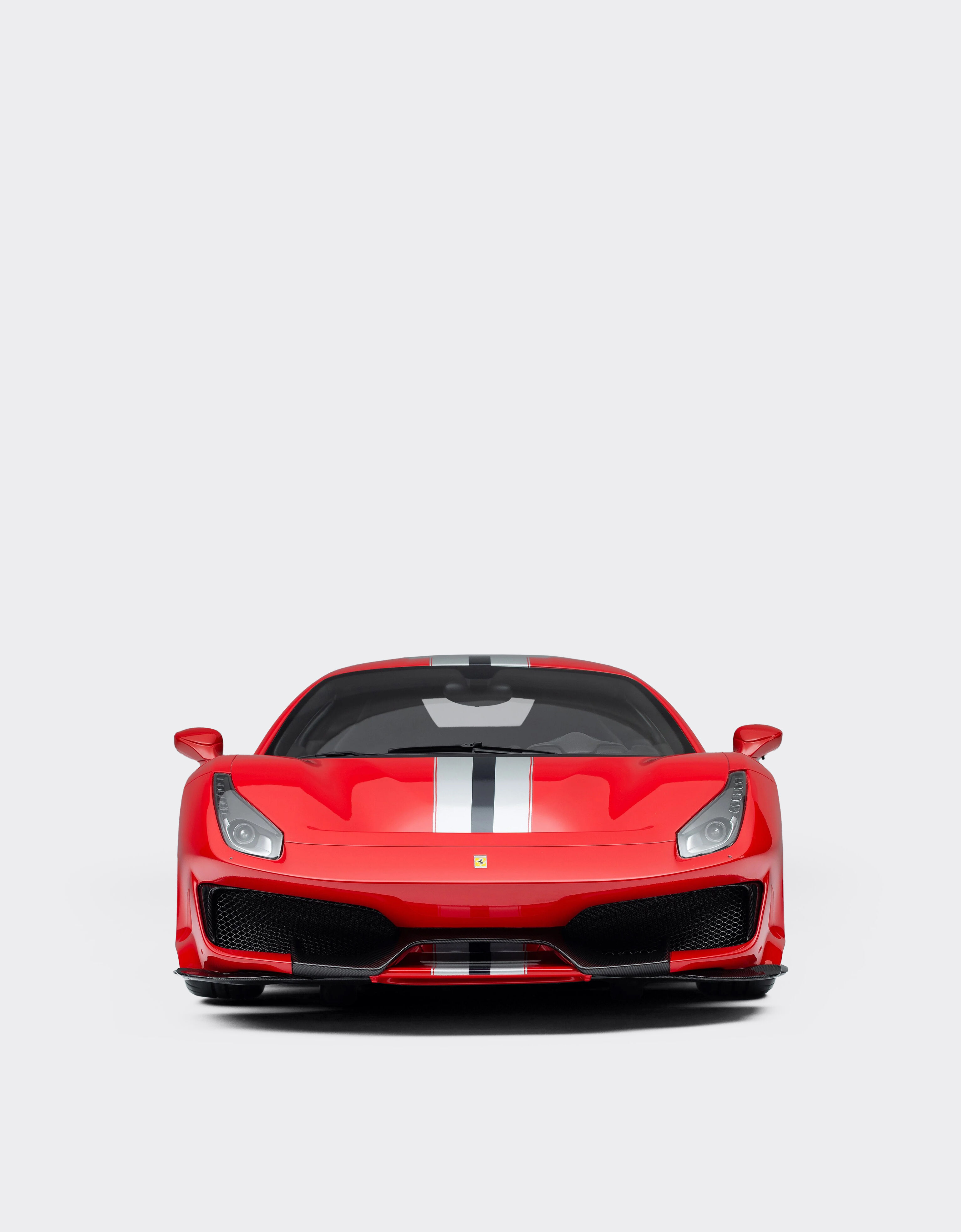 Ferrari Ferrari 488 Pista model in 1:8 scale 红色 L7815f