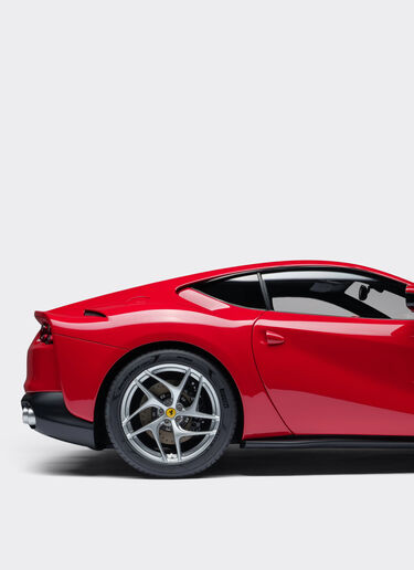 法拉利 812 Superfast 1:8 比例汽车模型 Ferrari 法拉利 812 Superfast 1:8 比例汽车模型 多色 L7600f
