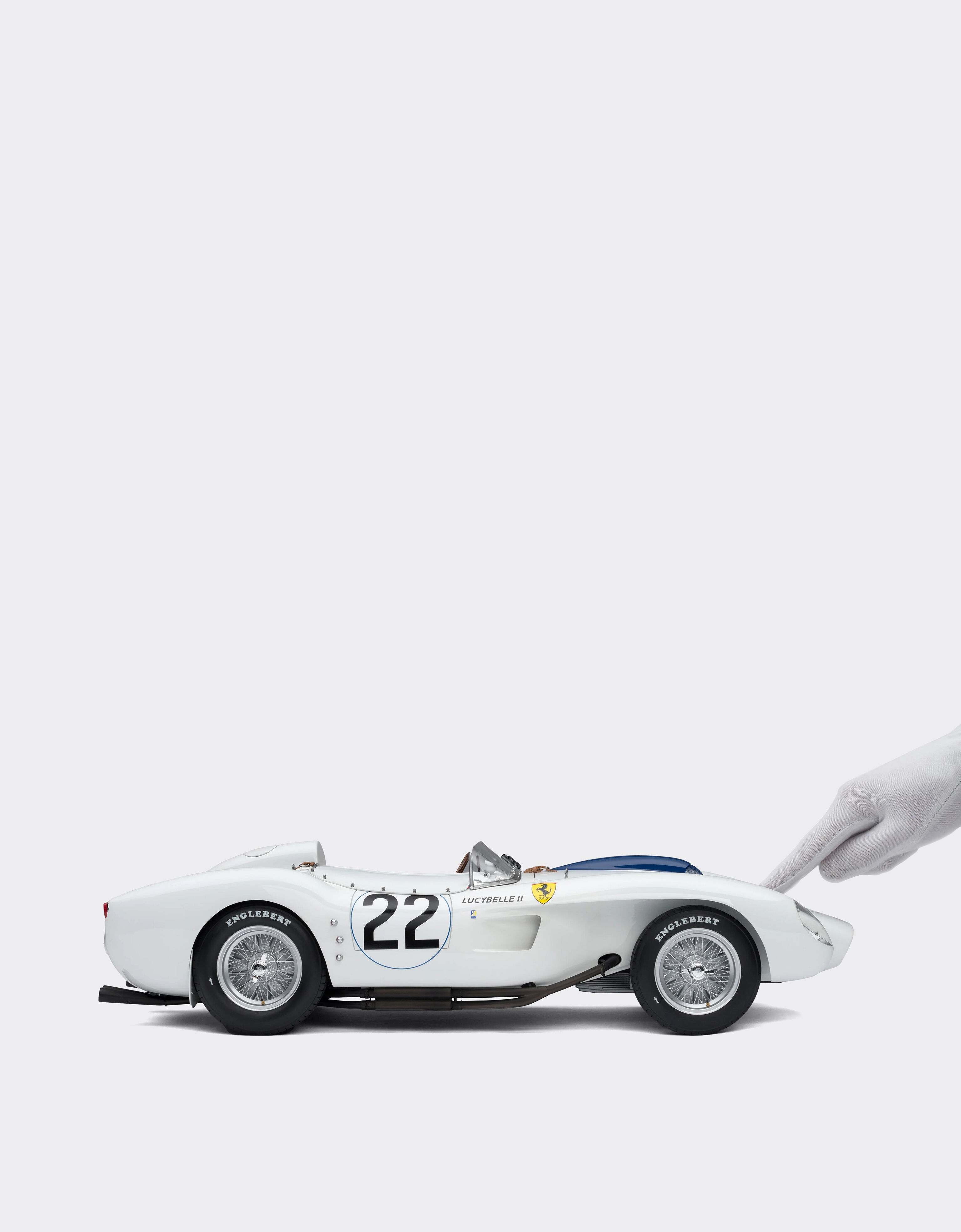 Ferrari Ferrari 250 TR 1958 Lucybelle II Le Mans model in 1:8 scale 多色 L4061f