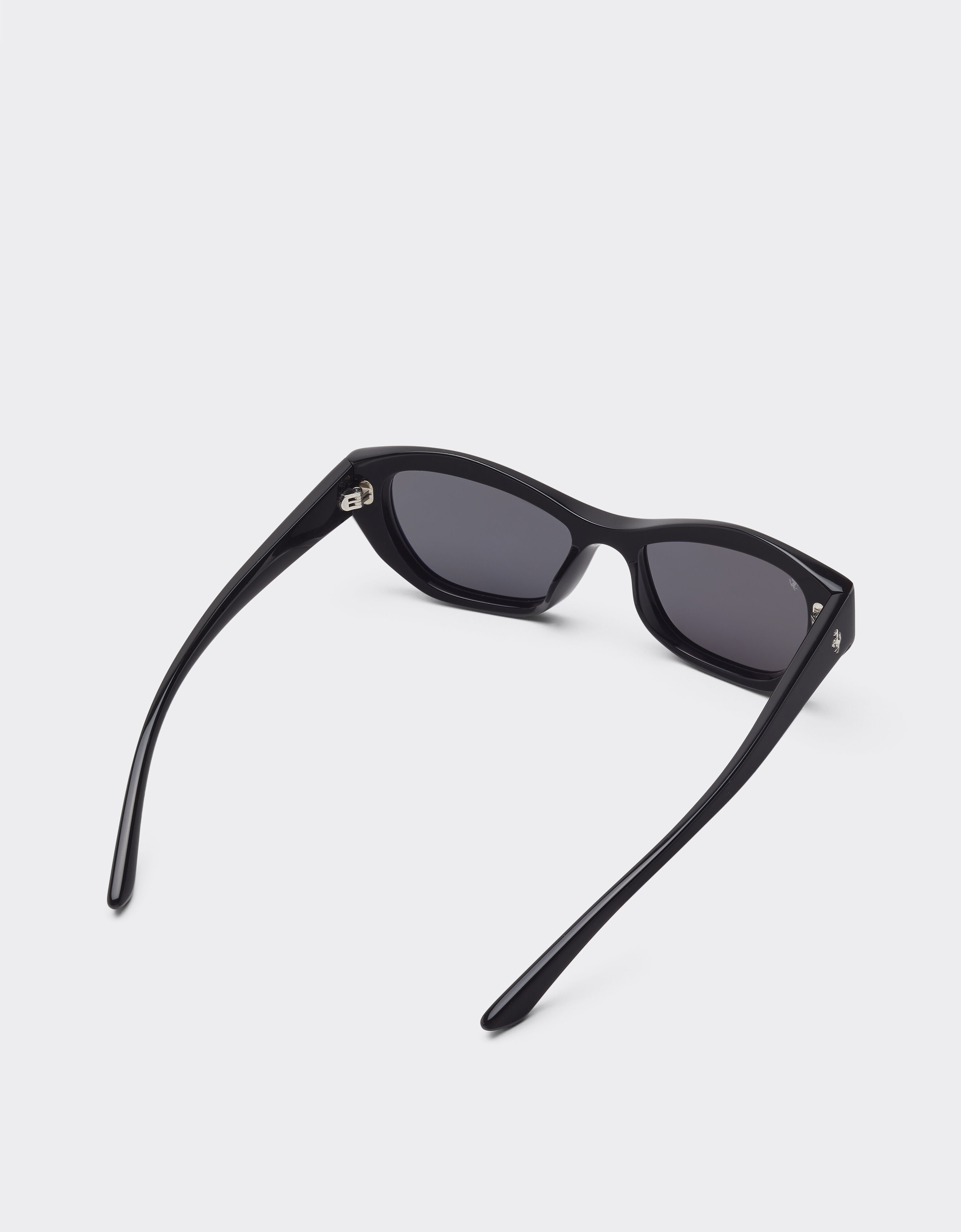 Ferrari sunglasses in glossy blackacetate with black polarized lenses Ferrari Ferrari sunglasses in glossy blackacetate with black polarized lenses Nero LA0L2f