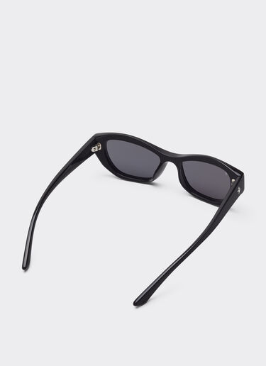 Ferrari sunglasses in glossy blackacetate with black polarized lenses Ferrari Ferrari sunglasses in glossy blackacetate with black polarized lenses Nero LA0L2f