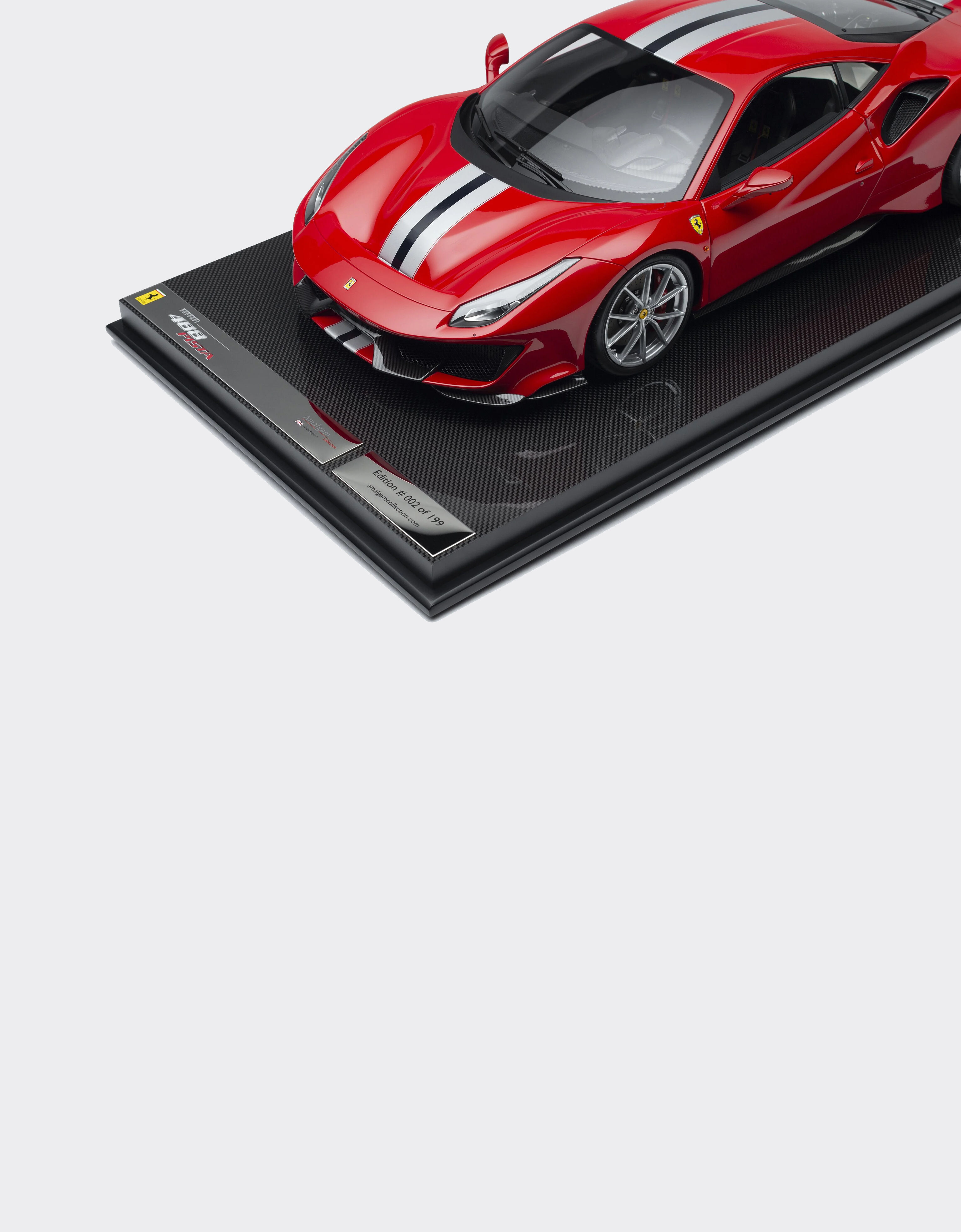 Ferrari Ferrari 488 Pista model in 1:8 scale 红色 L7815f
