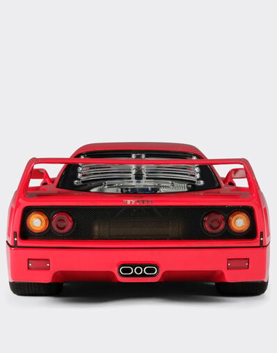 Ferrari 1:18 scale model F40 Red F0112f
