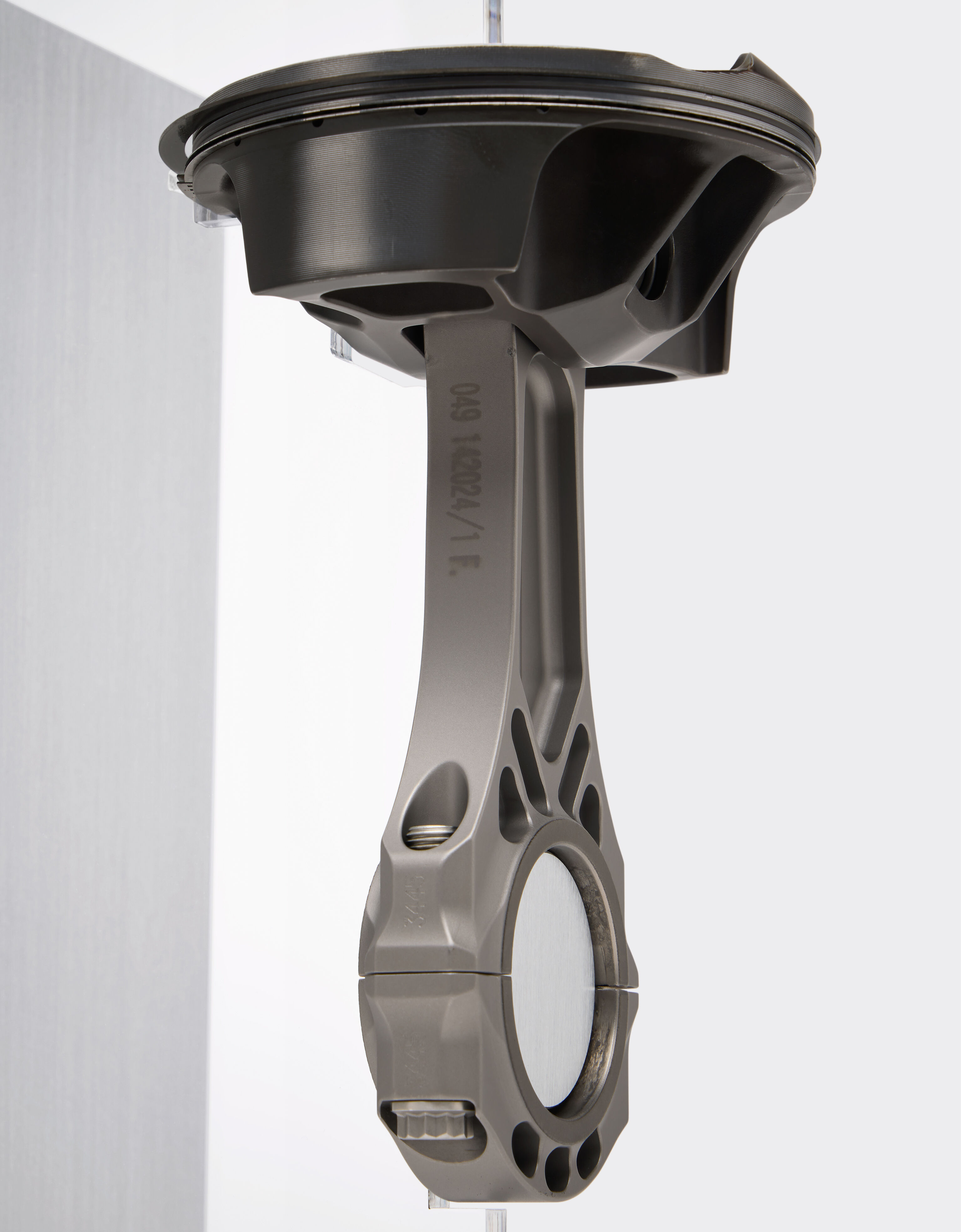 Original 2012 F1 connecting rod and piston set Ferrari Original 2012 F1 connecting rod and piston set Silver 51385f