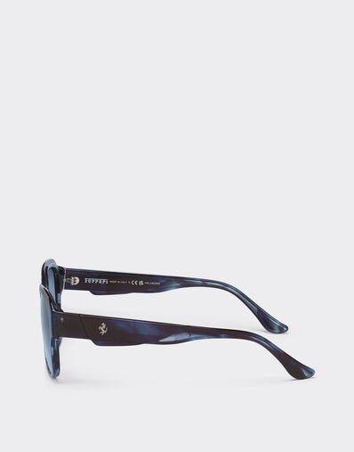 Ferrari sunglasses in striped blue acetate with polarised gradient blue lenses Ferrari Ferrari sunglasses in striped blue acetate with polarised gradient blue lenses Blu Scozia LA031f