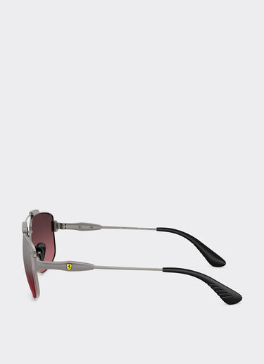 Ferrari Ray-Ban for Scuderia Ferrari RB3789M 为枪灰色金属镜框，搭配偏光银色渐变酒红色镜片 Gunmetal LA0JKf