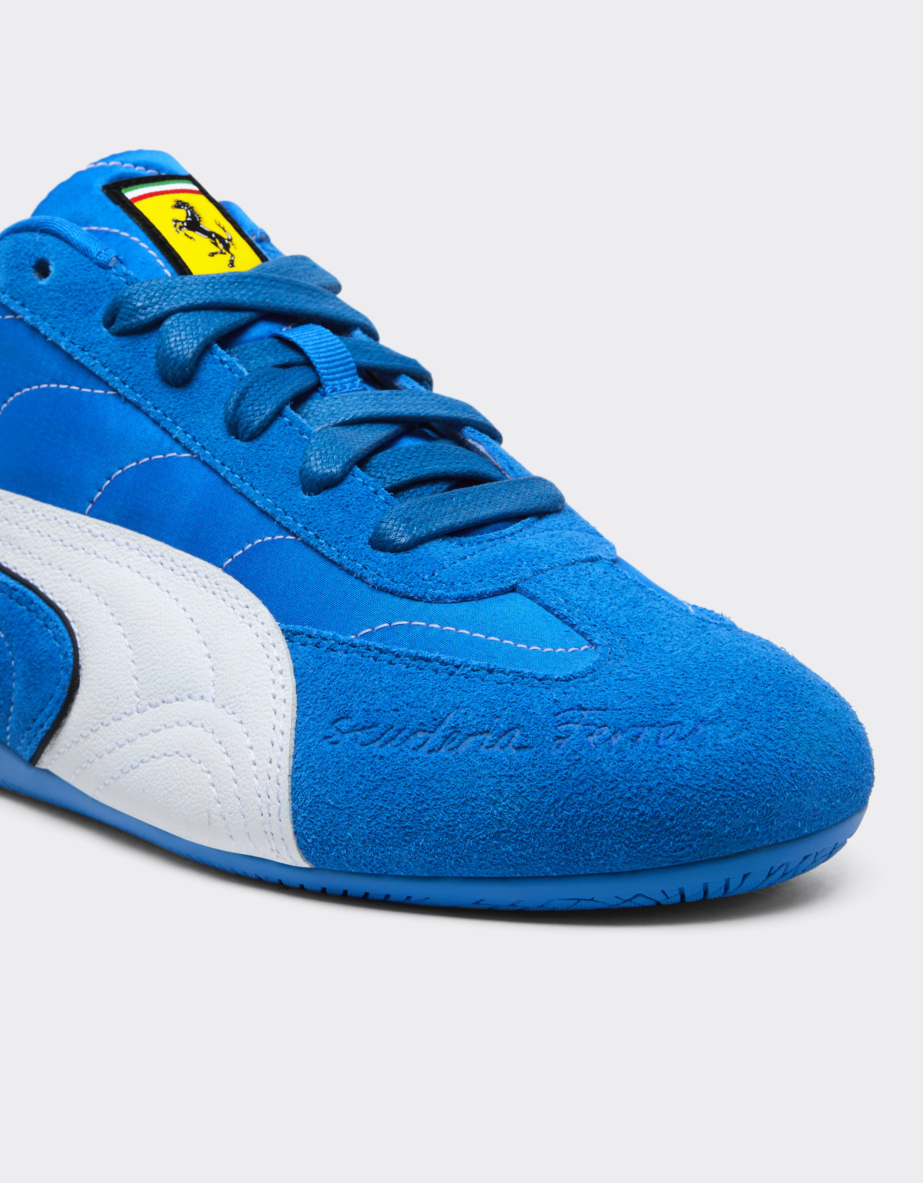 Ferrari Puma 为法拉利HP车队2025年蒙扎大奖赛打造的限量版运动鞋 Blu Scozia LA0BMf