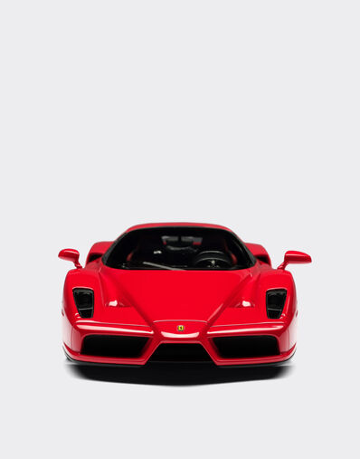 Ferrari Ferrari Enzo model in 1:18 scale 红色 L7814f