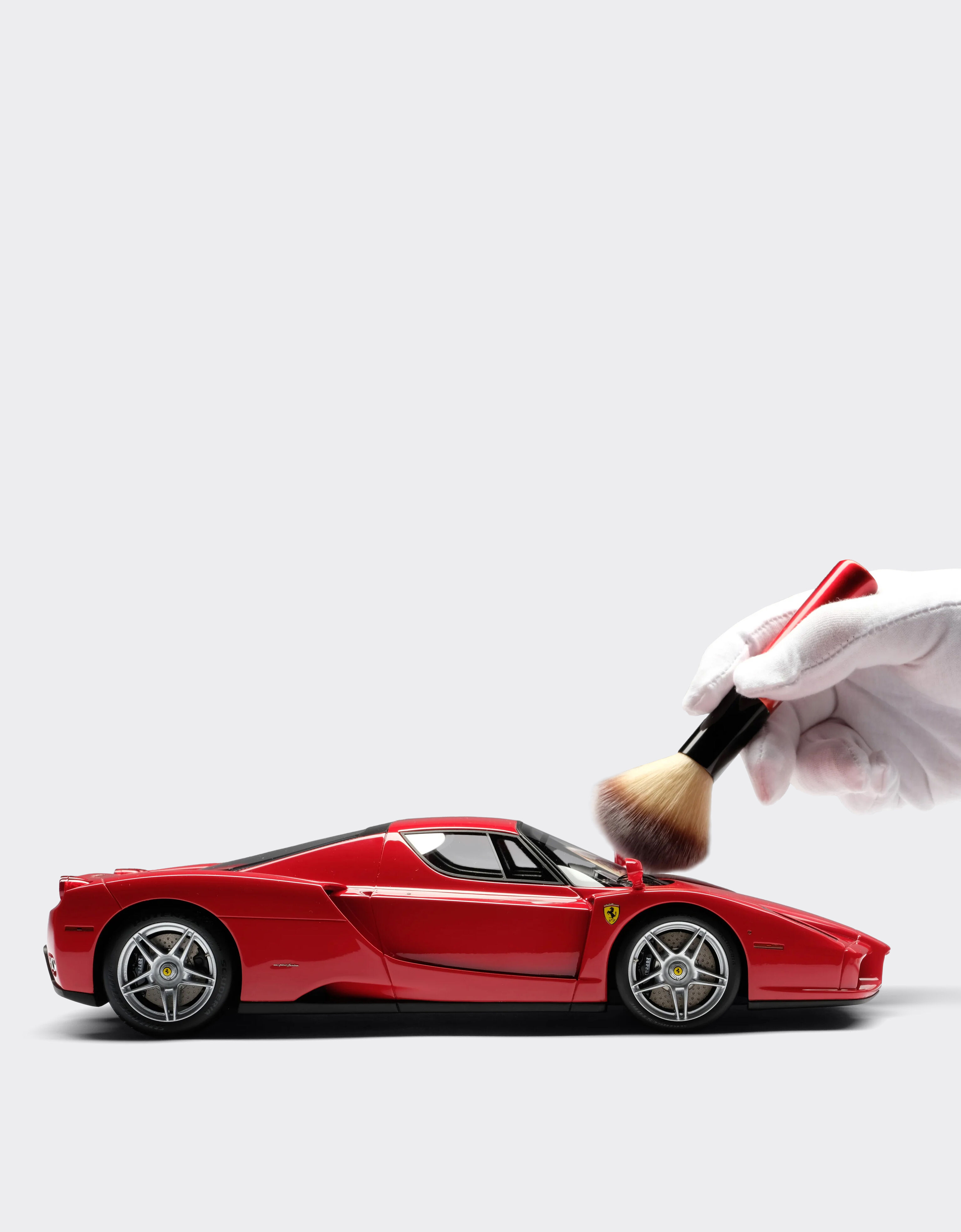 Ferrari Ferrari Enzo model in 1:18 scale 红色 L7814f