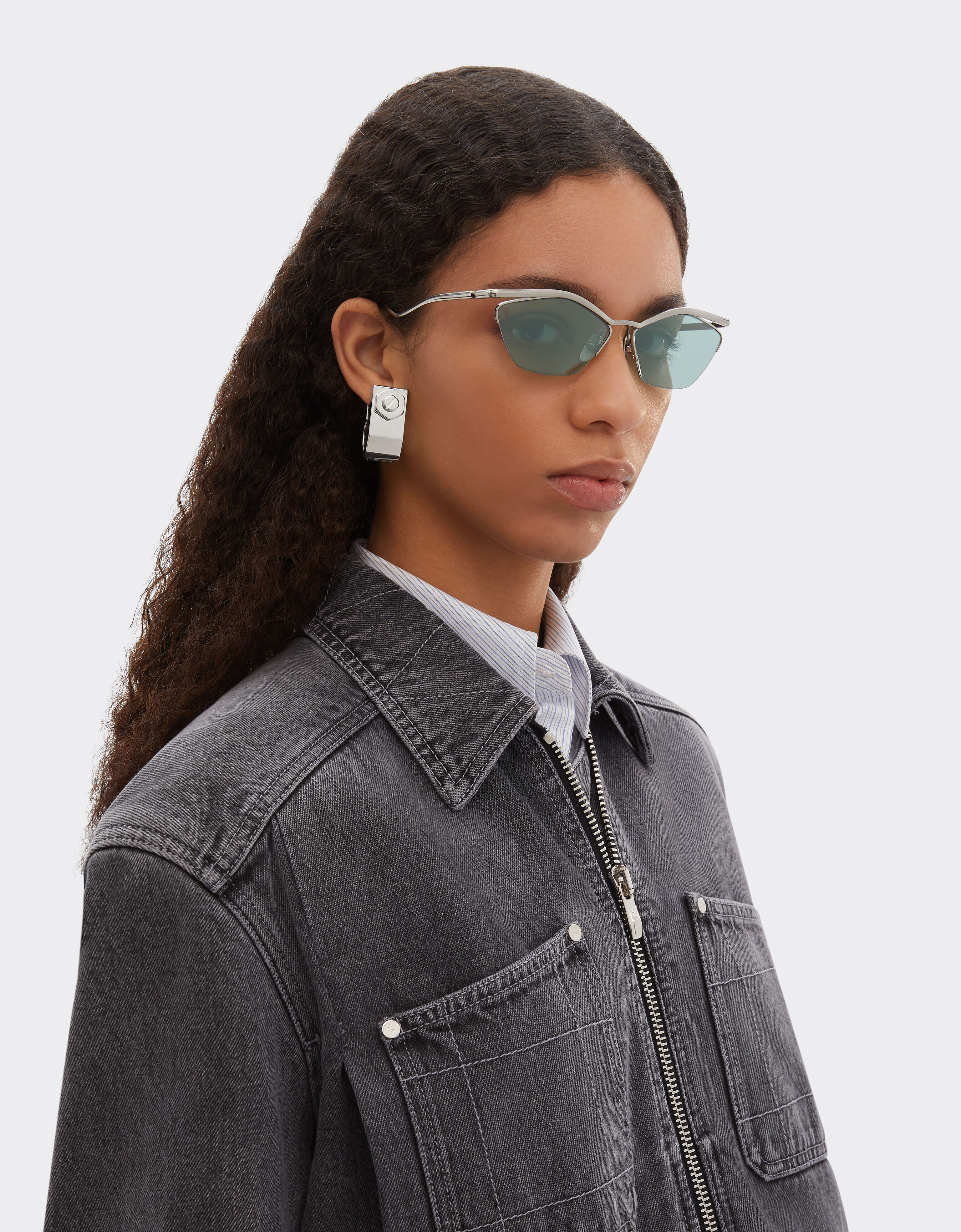 Ferrari sunglasses in silvertitanium with blue mirrored lenses Ferrari Ferrari sunglasses in silvertitanium with blue mirrored lenses Silver LA0KTf