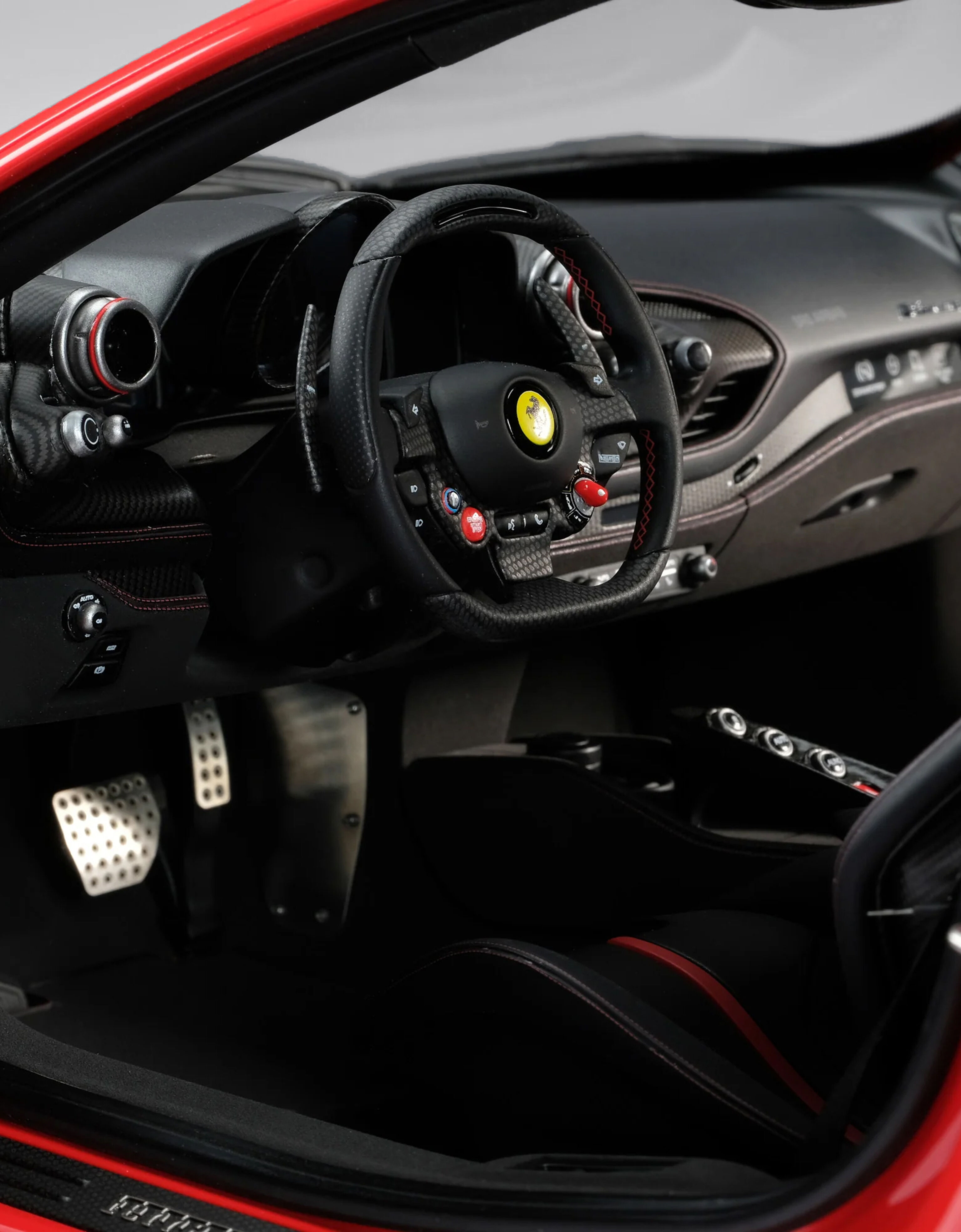 Ferrari Ferrari F8 Tributo 1:8 scale model 红色 F0078f