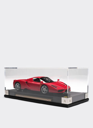 Ferrari Enzo model in 1:18 scale Ferrari Ferrari Enzo model in 1:18 scale 红色 L7814f