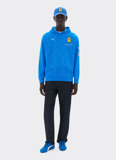 Puma 为法拉利HP车队2025年蒙扎大奖赛推出限量版运动衫 Ferrari Puma 为法拉利HP车队2025年蒙扎大奖赛推出限量版运动衫 Blu Scozia LA0A3f