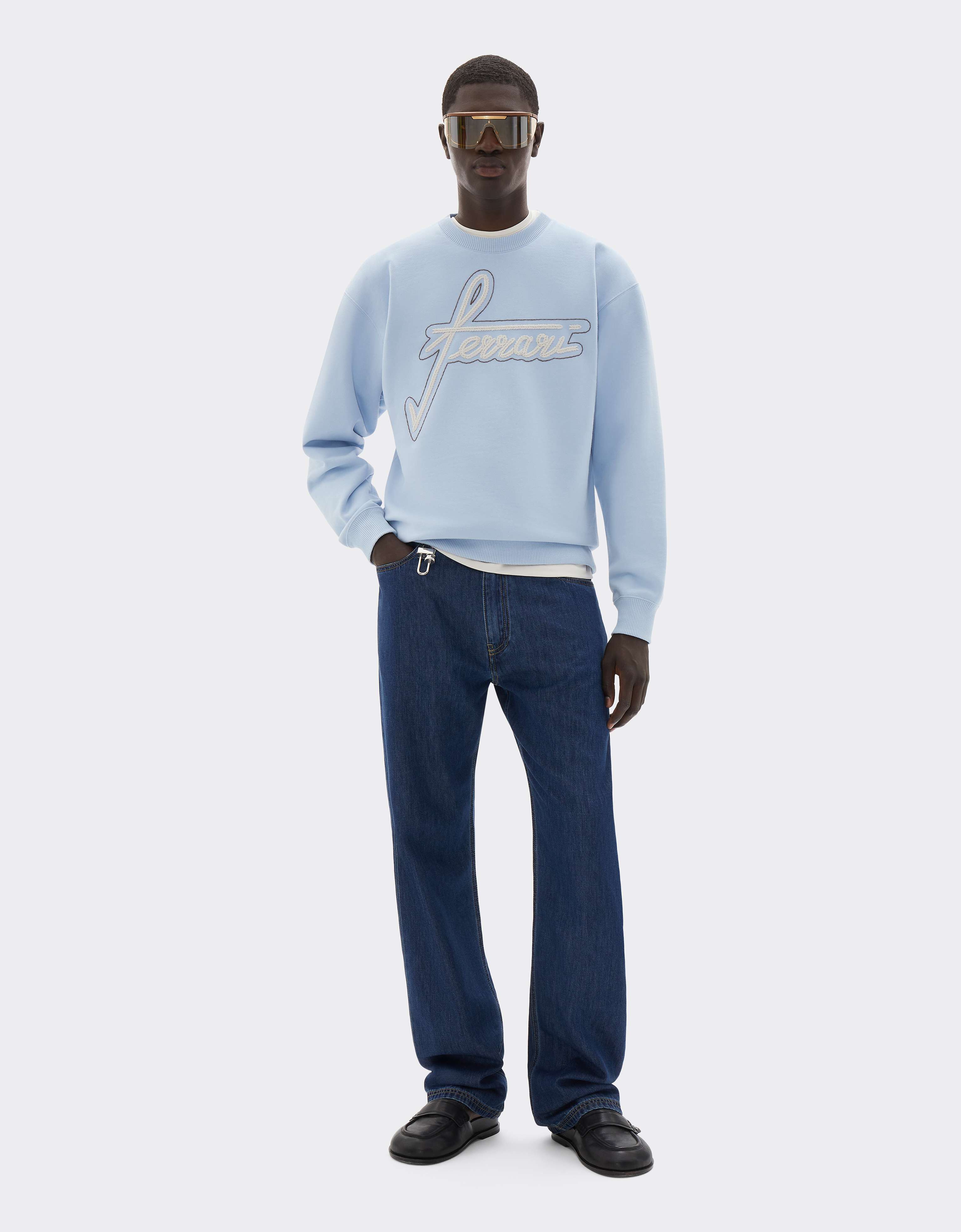 Sweat à col rond avec broderie Ferrari Ferrari Sweat à col rond avec broderie Ferrari Powder Blue CJMSW0036JCO0046f