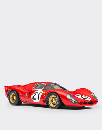 Ferrari 330 P4 model in 1:18 scale Ferrari Ferrari 330 P4 model in 1:18 scale Red L7588f