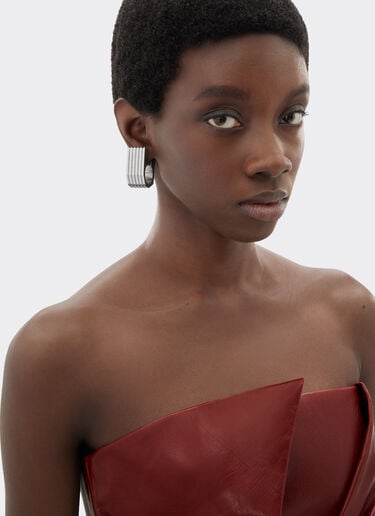 Ferrari 带纹理金属耳环 Cromo Lucido 51342f