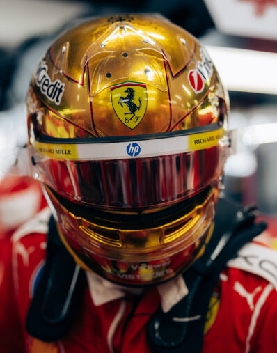 Ferrari Lewis Hamilton 1:1 Special Edition Helmet for the 2026 Singapore Grand Prix Multicolor LS0OT3065EXT0001f