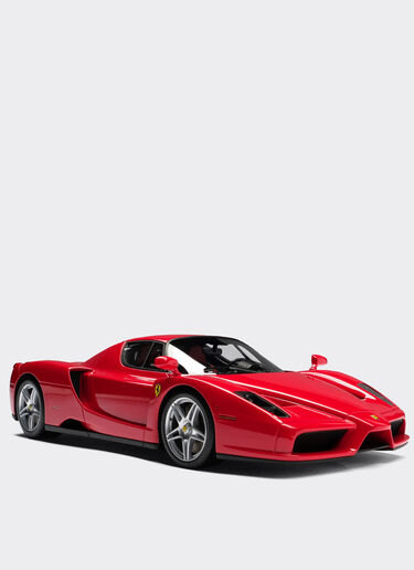 Ferrari Enzo model in 1:18 scale Ferrari Ferrari Enzo model in 1:18 scale 红色 L7814f