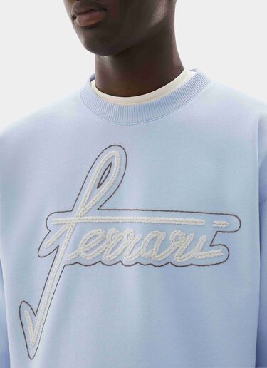 Sweat à col rond avec broderie Ferrari Ferrari Sweat à col rond avec broderie Ferrari Powder Blue CJMSW0036JCO0046f
