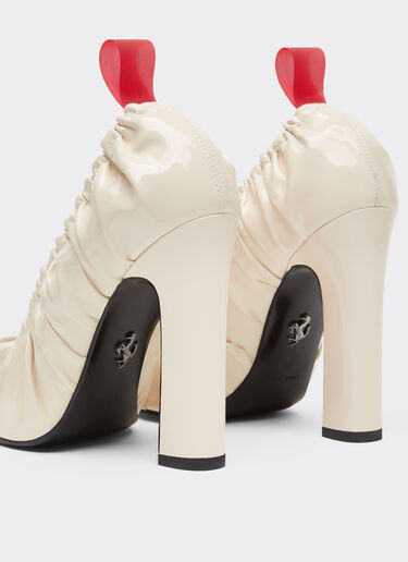 Ferrari Patent leather curled pump shoe Ivory 21447f