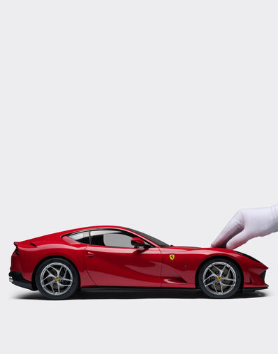 Ferrari 法拉利 812 Superfast 1:8 比例汽车模型 多色 L7600f