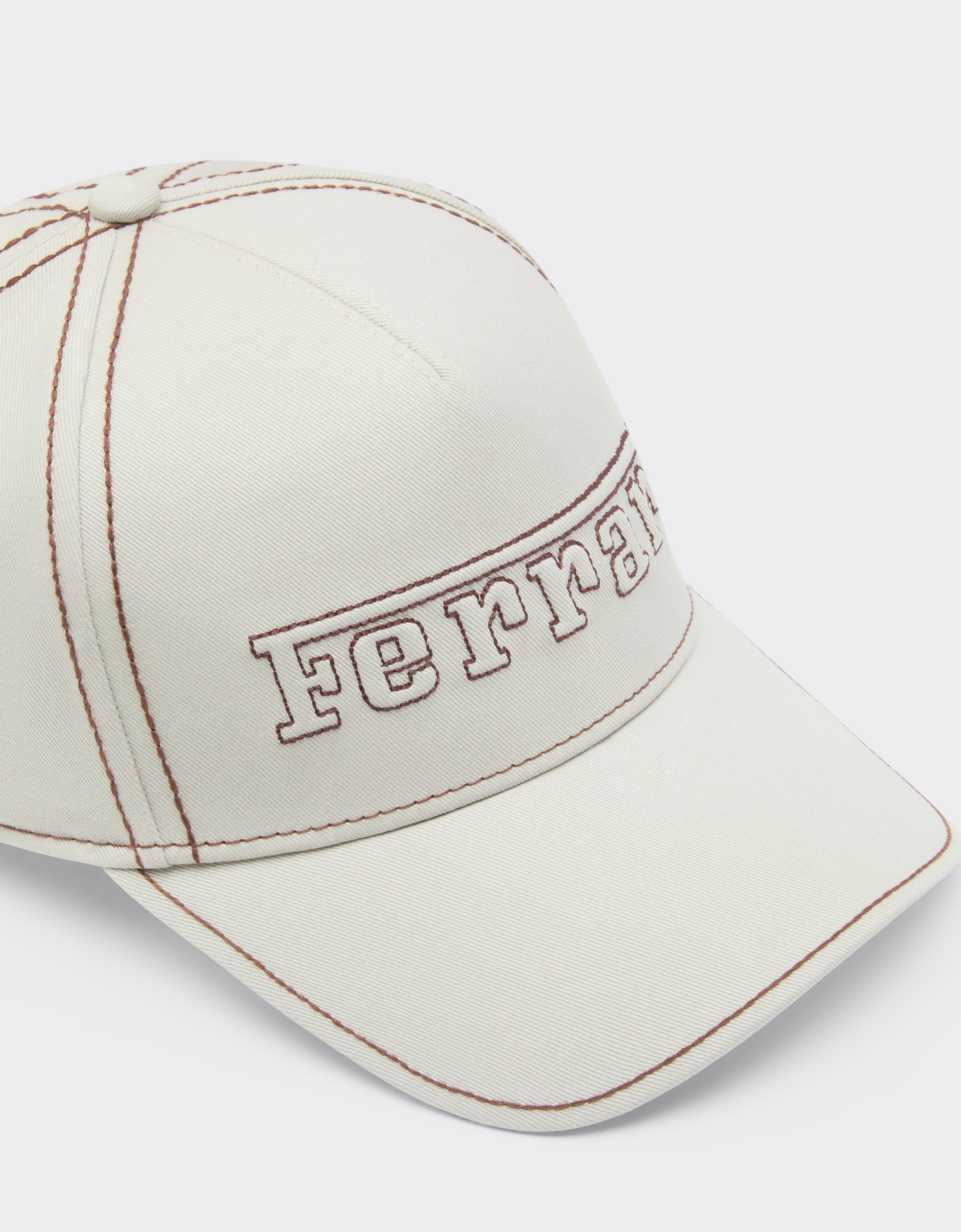 Ferrari Baseball cap with Ferrari logo Chalk 49116f