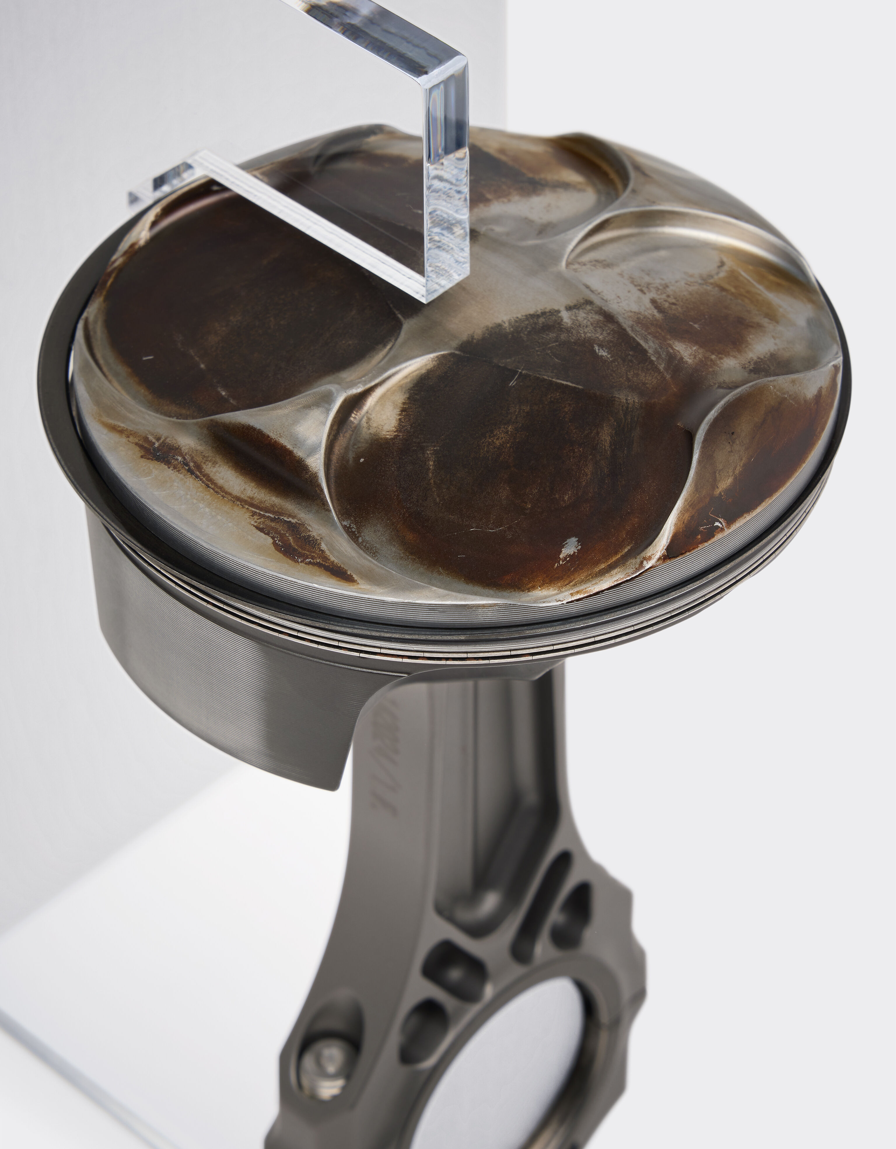 Original 2012 F1 connecting rod and piston set Ferrari Original 2012 F1 connecting rod and piston set Silver 51385f